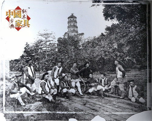 2清末，廣州六榕寺下的中國(guó)衛(wèi)兵