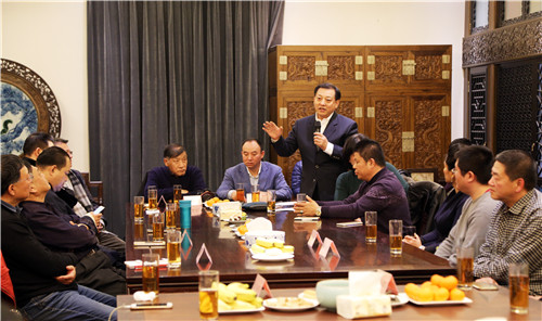 17、專家學者在年會上各抒己見，獻計獻策_副本